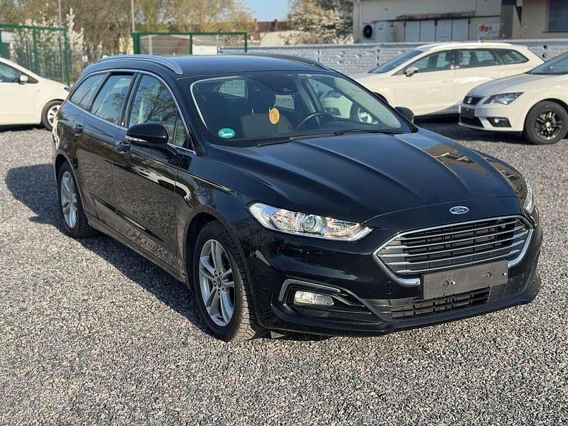 Gebraucht Ford Mondeo Titanium 150 PS (110 kW) 2019 Iridiumschwarz metallic Kombi