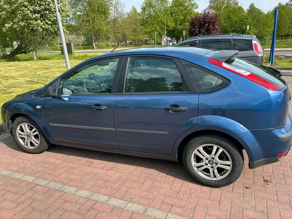 Brugt Ford Focus 100 HK (73 kW) 2006 Andere farben Sedan