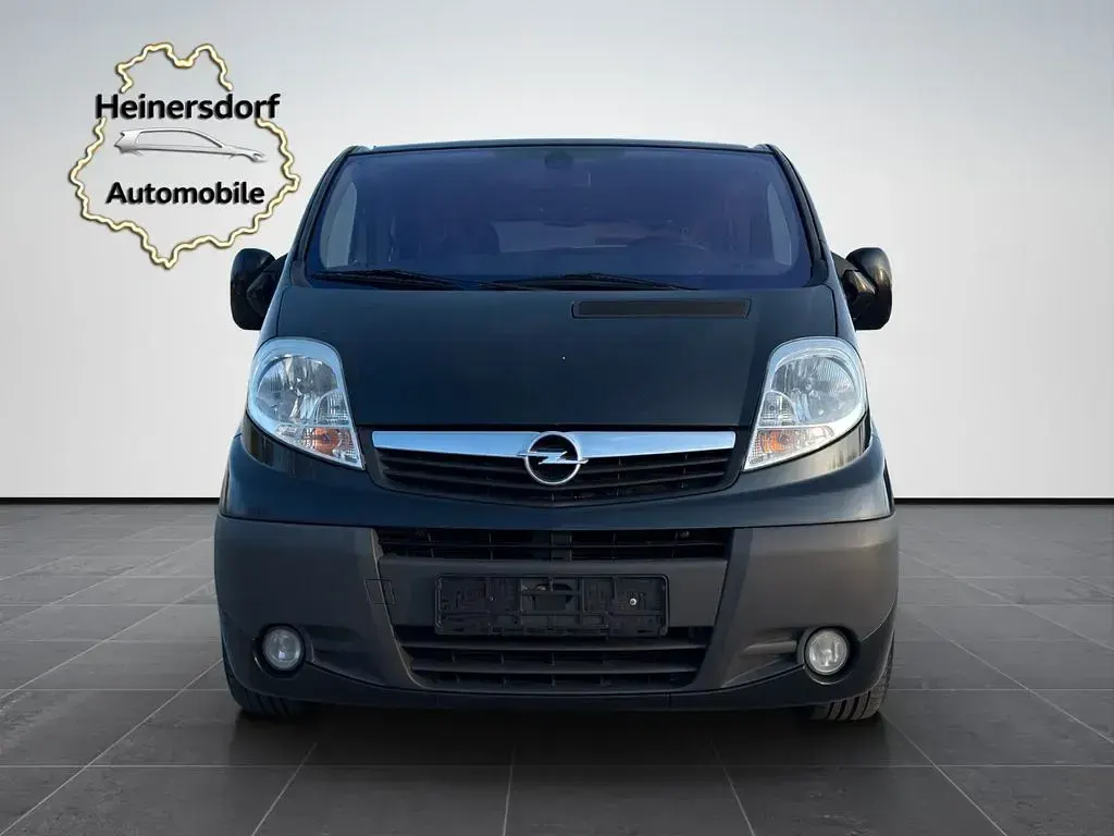 Gebraucht Opel Vivaro 145 PS (106 kW) 2010 Schwarz Van / Kleinbus