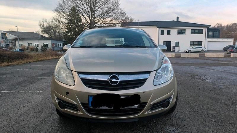 Gebraucht Opel Corsa 90 PS (66 kW) 2009 Gold Kleinwagen