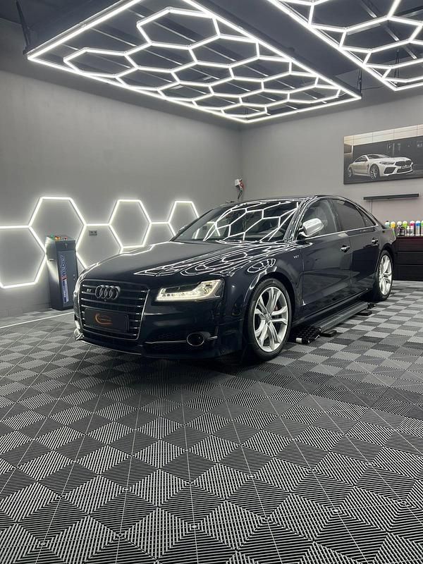 Blau Gebraucht 2014 Audi S8 Advanced Limousine | 39.000 € (Fairer Preis) - Bild 1/4