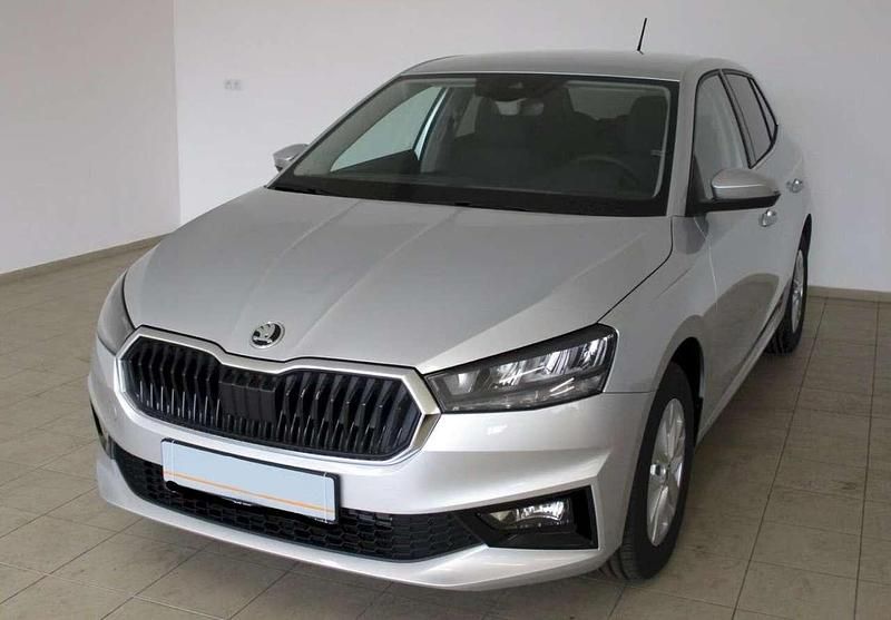 Brillantsilber metallic Gebraucht 2023 Skoda Fabia Style Kleinwagen | 17.690 € (Fairer Preis) - Bild 1/4