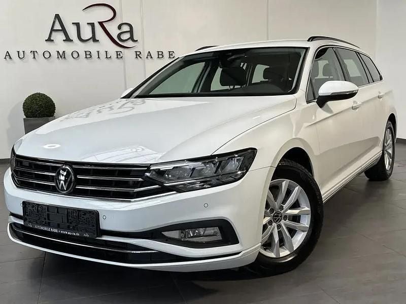 Weiß Gebraucht 2021 VW Passat Business Kombi | 23.749 € (Fairer Preis) - Bild 1/4