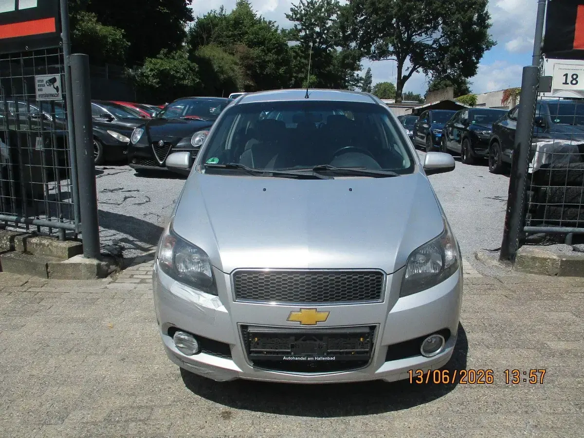 Gebraucht Chevrolet Aveo LT 101 PS (74 kW) 2011 Silber Kleinwagen