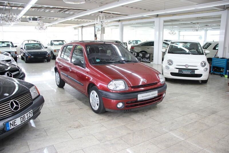 Gebraucht Renault Clio II 58 PS (42 kW) 1998 Rot Limousine