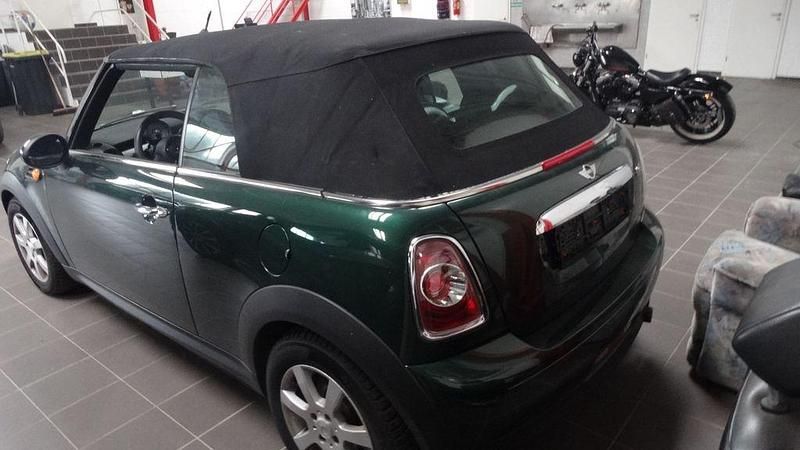 Gebraucht Mini One Cabriolet 98 PS (72 kW) 2011 Grün Cabrio