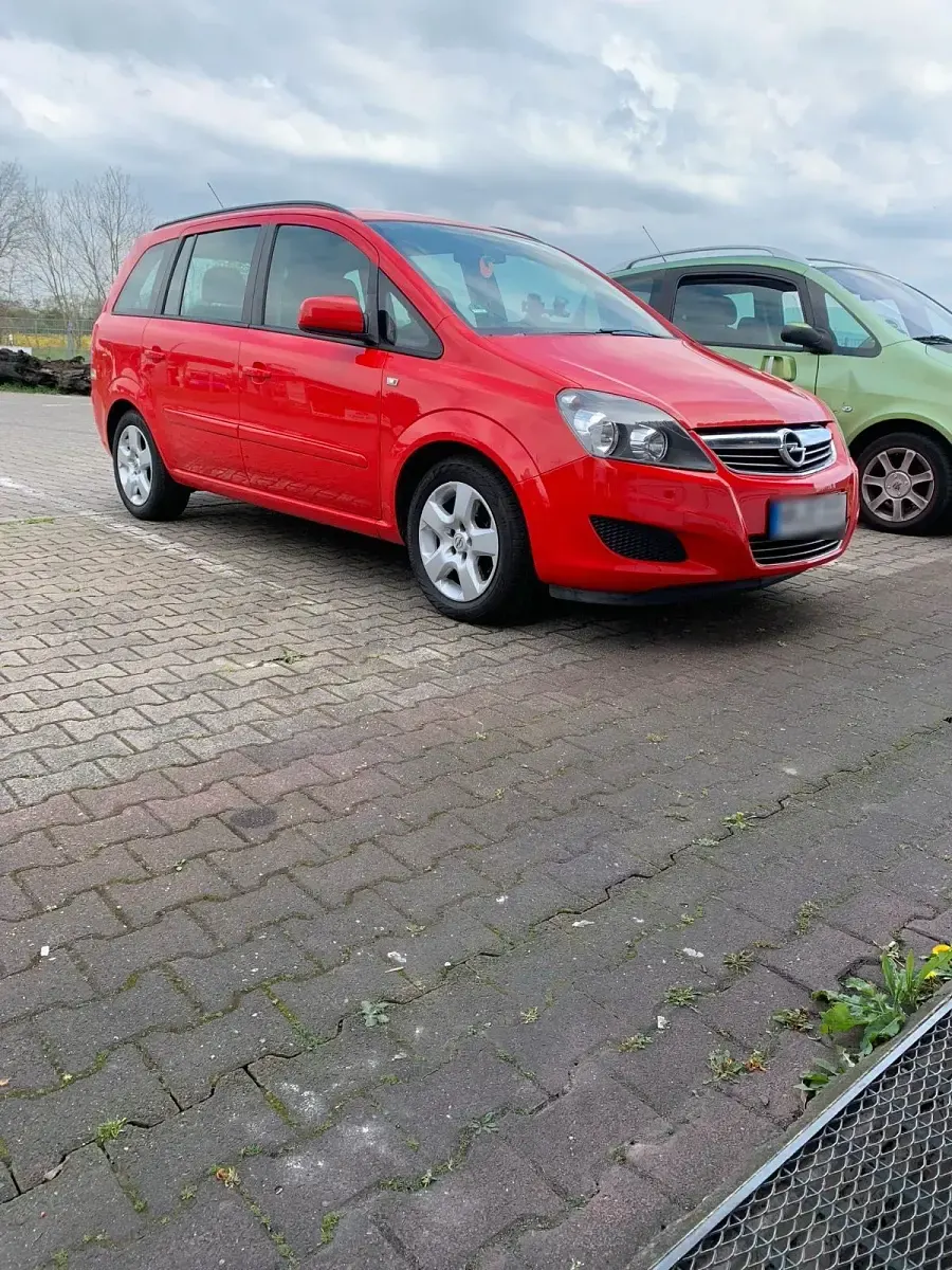 Gebraucht Opel Zafira Tourer 103 PS (75 kW) 2012 Rot Van / Kleinbus