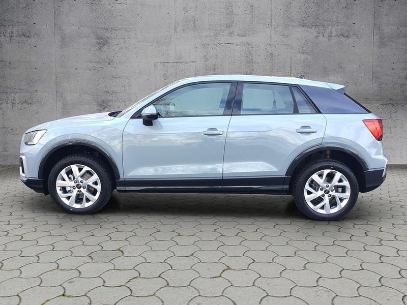 Neu Audi Q2 Advanced Plus 150 PS (110 kW) 2026 Grau SUV