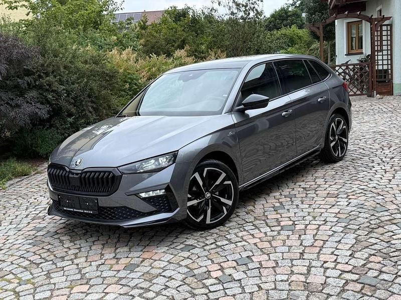 Grau Gebraucht 2024 Skoda Scala Monte Carlo Kleinwagen | 24.880 € (Etwas zu teuer) - Bild 1/2