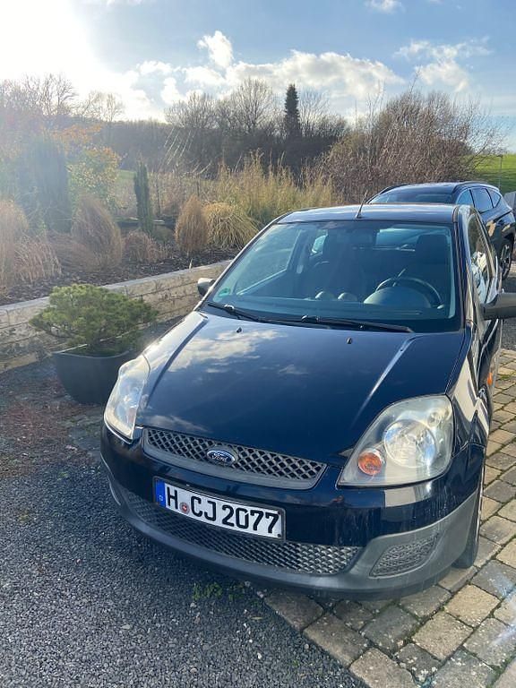 Gebraucht Ford Fiesta Ambiente 60 PS (44 kW) 2007 Blau Kleinwagen