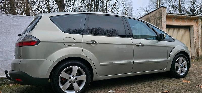 Gebraucht Ford S-MAX 170 PS (125 kW) 2009 Silber Van / Kleinbus