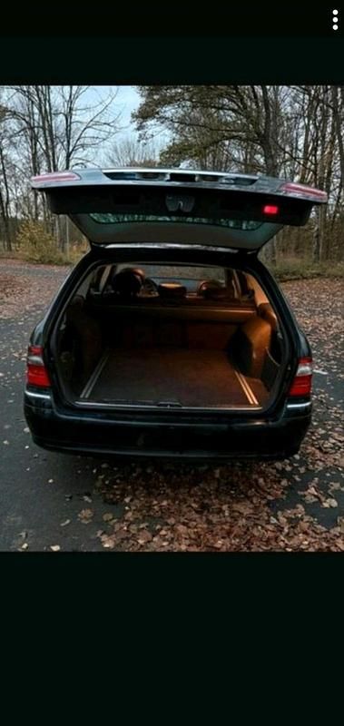 Gebraucht Mercedes E220 150 PS (110 kW) 2005 Schwarz Kombi