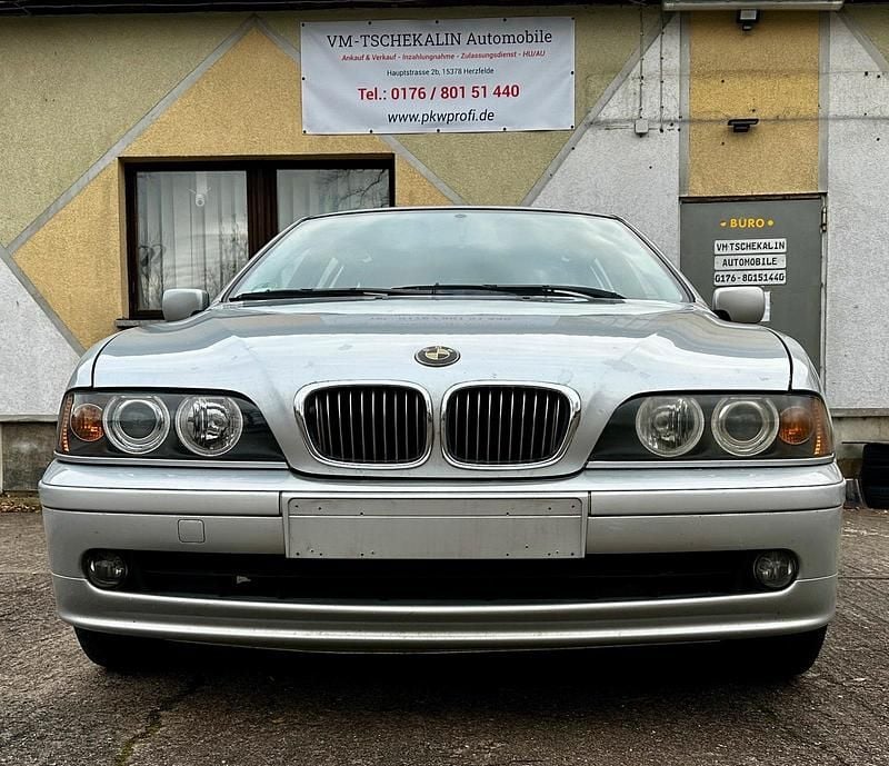 Gebraucht BMW 525 164 PS (120 kW) 2002 Silber Kombi