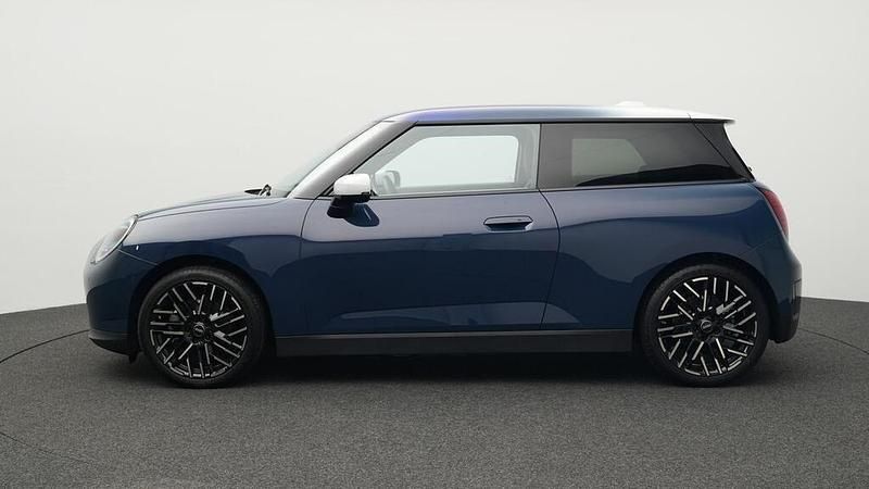 Gebraucht Mini Cooper Favoured 135 kW (184 PS) 2024 Indigo sunset blue Kleinwagen