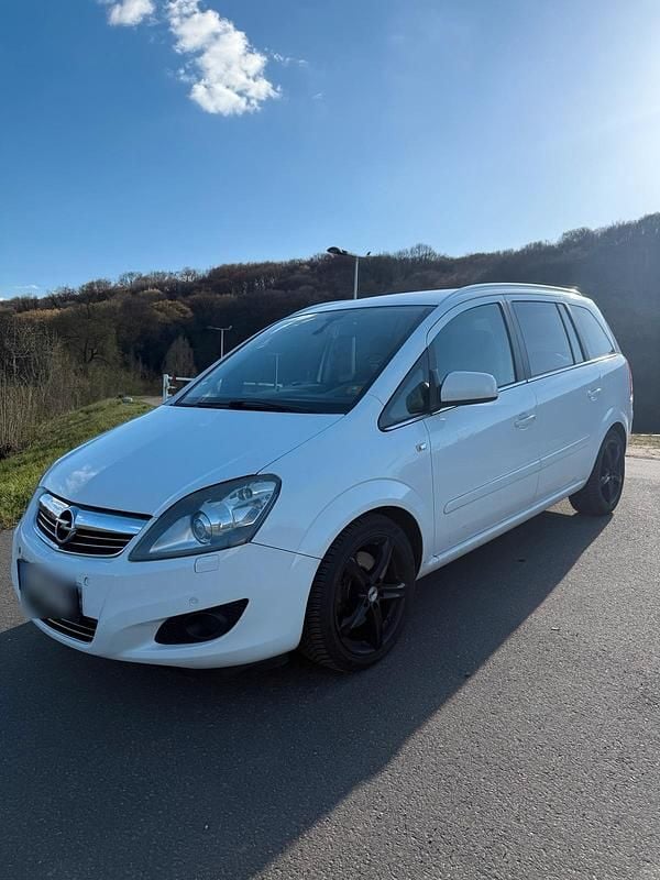 Gebraucht Opel Zafira 125 PS (91 kW) 2010 Weiß Van / Kleinbus