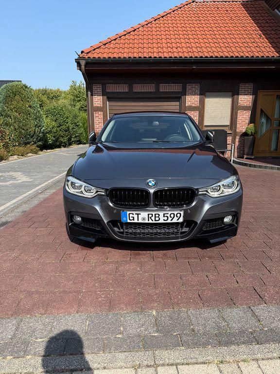 Grau Gebraucht 2016 BMW 320 Performance Kombi | 9.400 € (Guter Preis) - Bild 1/4
