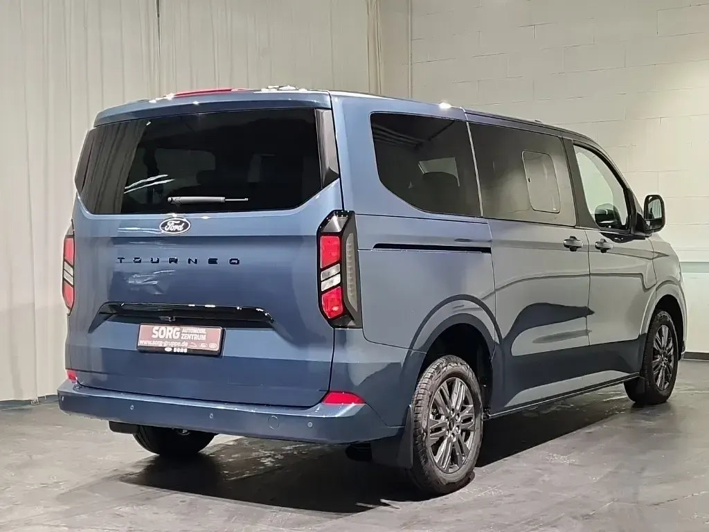 Neu Ford Tourneo Custom Titanium 170 PS (125 kW) 2026 Blau, chromeblue met. Van