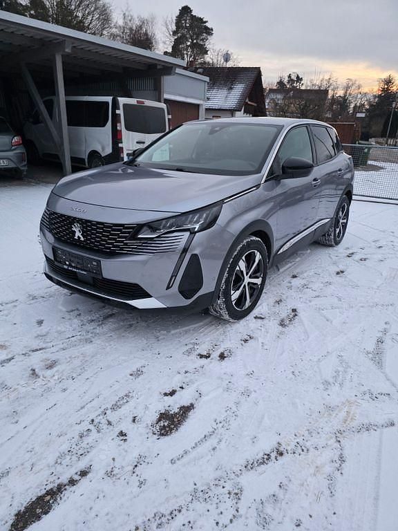 Grau Gebraucht 2022 Peugeot 3008 Allure SUV | 20.300 € (Fairer Preis) - Bild 1/4