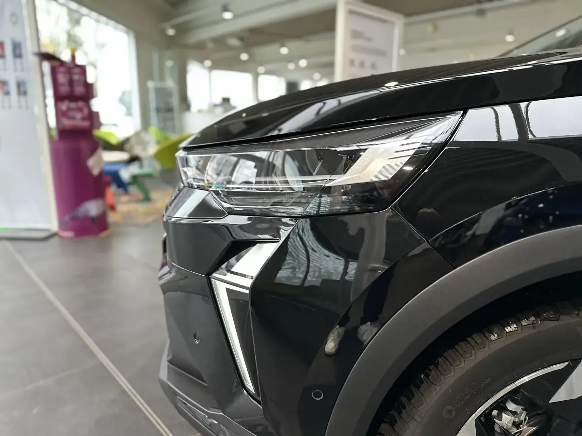 Neu Renault Captur Evolution 91 PS (66 kW) 2025 Kqa + black pearlschwarz meta SUV