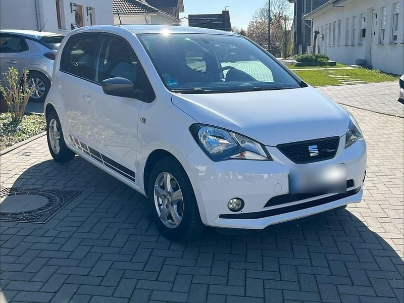 Używany Seat Mii FR 60 KM (44 kW) 2019 Biały Hatchback