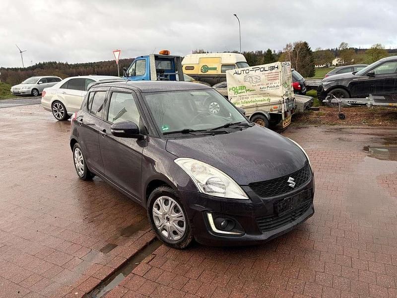 Gebraucht Suzuki Swift Club 94 PS (69 kW) 2014 Schwarz Kleinwagen