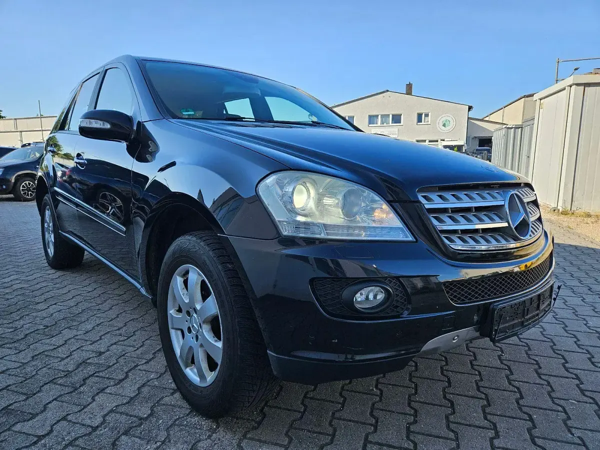 Gebraucht Mercedes ML320 224 PS (164 kW) 2006 Schwarz SUV
