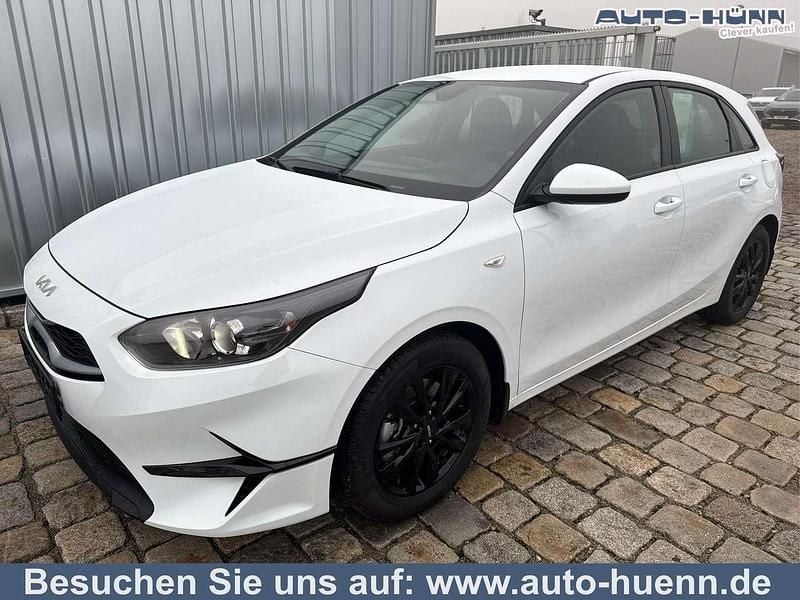 Cassaweiß Neu 2025 Kia Ceed Kleinwagen | 18.790 € (Superpreis) - Bild 1/4