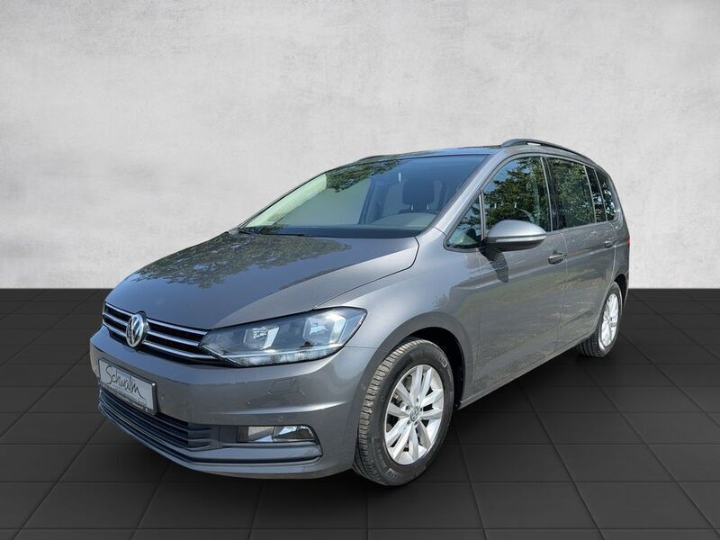 Grau Gebraucht 2016 VW Touran Van / Kleinbus | 19.990 € (Etwas zu teuer) - Bild 1/4