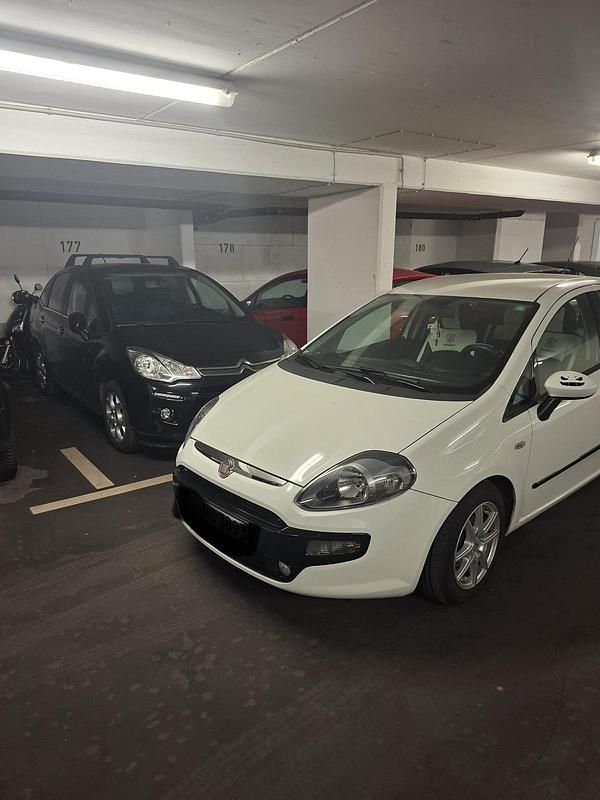 Gebraucht Fiat Punto Evo 69 PS (50 kW) 2011 Weiß Kleinwagen