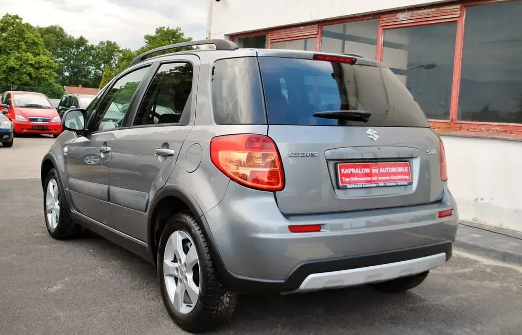 Gebraucht Suzuki SX4 Club 135 PS (99 kW) 2010 Grau SUV