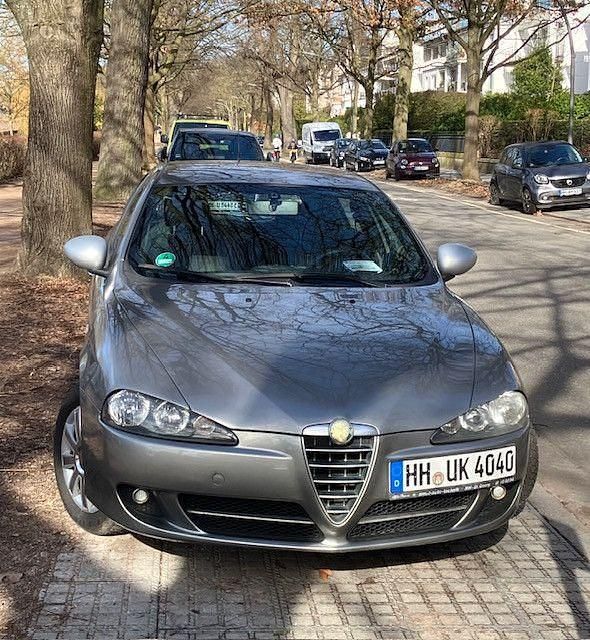 Gebraucht Alfa Romeo 147 105 PS (77 kW) 2010 Grau Kleinwagen