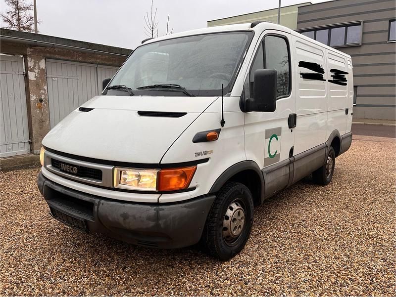 Weiß Gebraucht 2005 Iveco Daily Van / Kleinbus | 2.290 € (Etwas zu teuer) - Bild 1/4