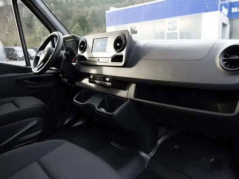 Gebraucht Mercedes Sprinter 170 PS (125 kW) 2024 Silber Van