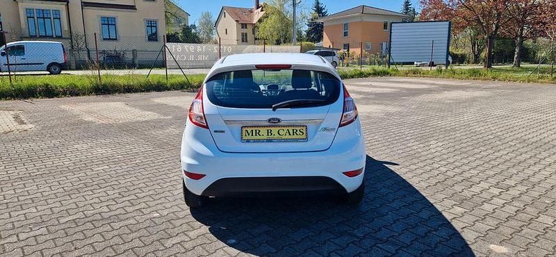 Gebraucht Ford Fiesta 101 PS (74 kW) 2017 Weiß Kleinwagen