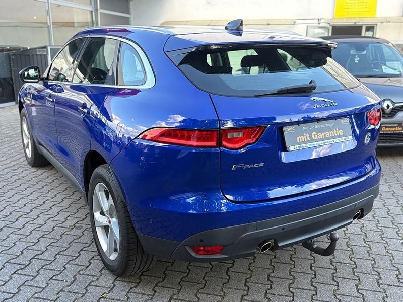 Gebraucht Jaguar F-Pace Pure 241 PS (177 kW) 2019 Blau SUV