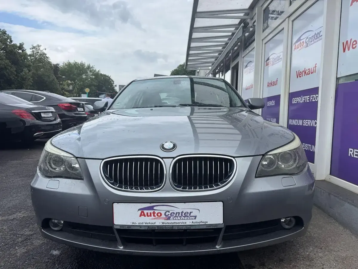 Gebraucht BMW 523 Advantage 177 PS (130 kW) 2005 Grau Limousine
