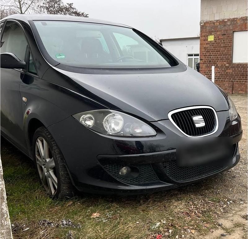 Schwarz Gebraucht 2008 Seat Altea Limousine | 1.900 € - Bild 1/4