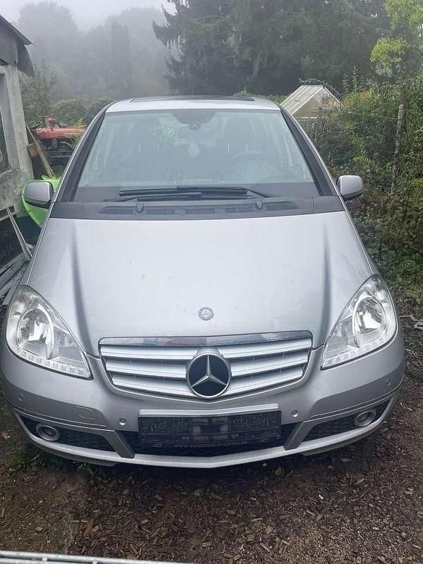 Grau Gebraucht 2010 Mercedes A160 Kleinwagen | 4.000 € (Fairer Preis) - Bild 1/4