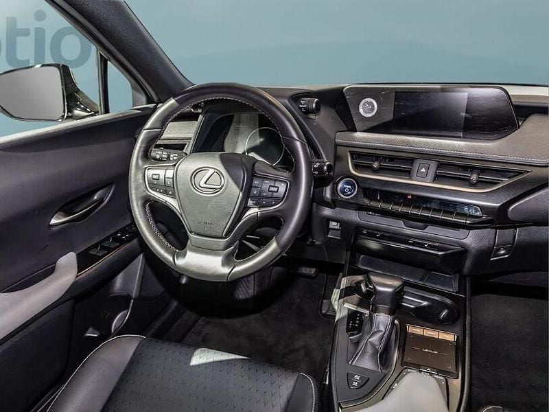Gebraucht Lexus UX 184 PS (135 kW) 2021 Grau SUV