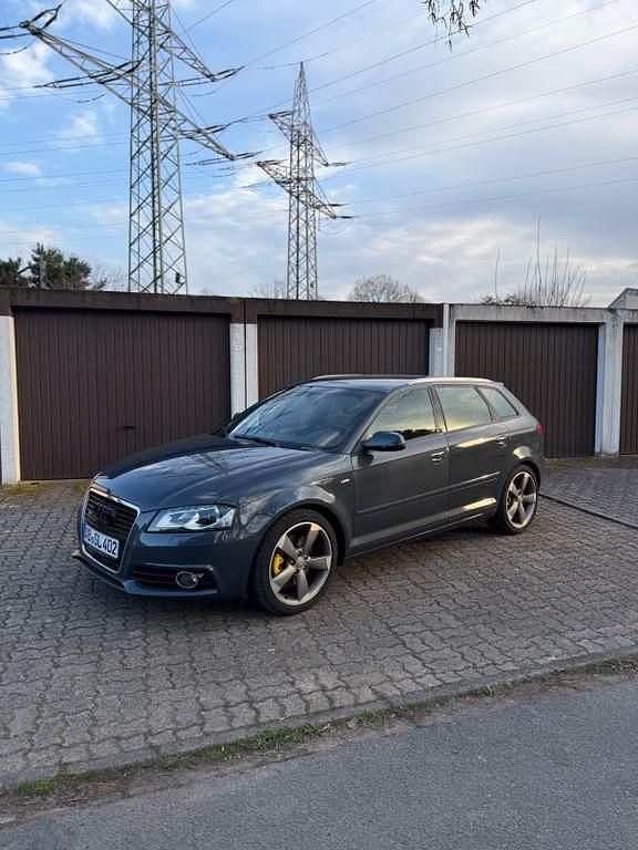 Używany Audi A3 Sport 200 KM (147 kW) 2012 Szary Hatchback
