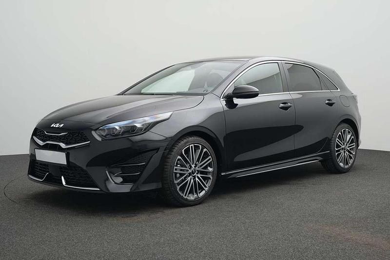 Neu Kia Ceed 140 PS (102 kW) 2025 Zilinaschwarz metall Kleinwagen