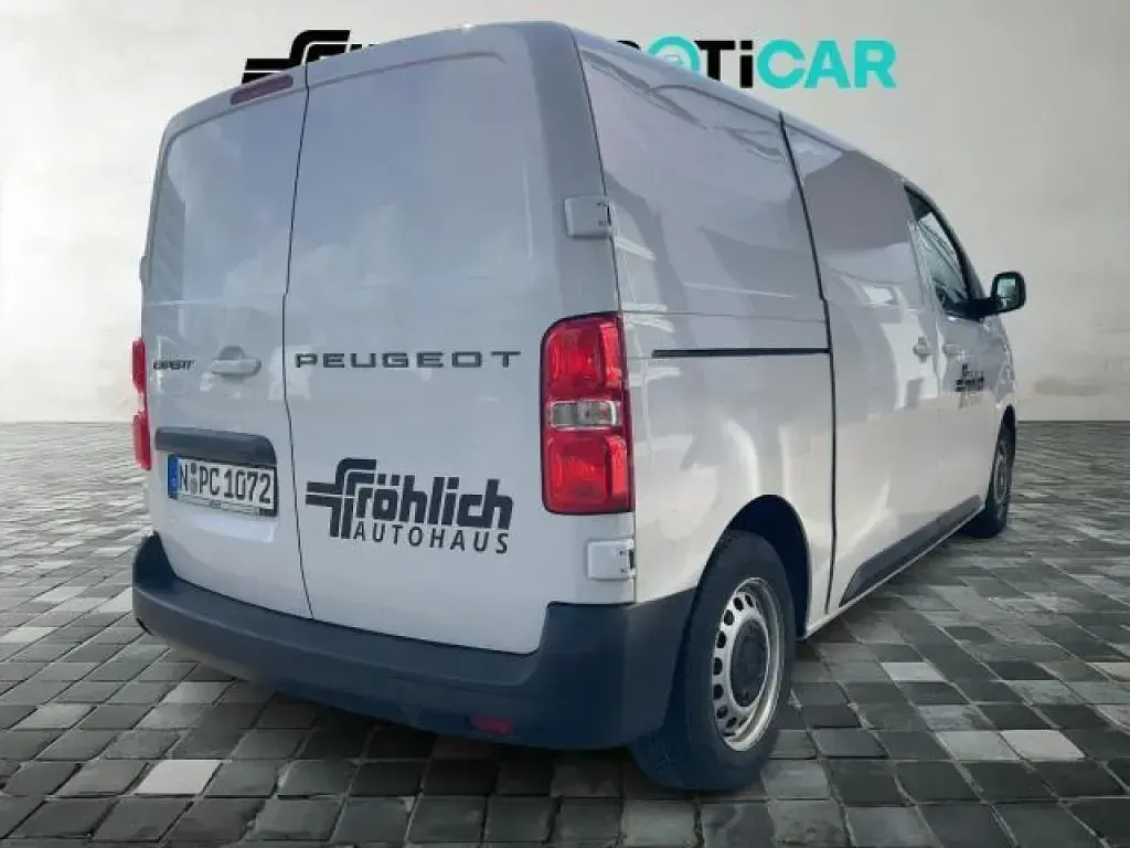 Gebraucht Peugeot Expert 144 PS (105 kW) 2024 Kaolin weiß Van