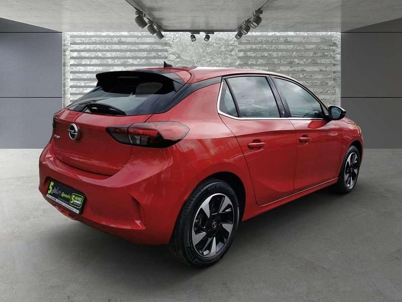 Gebraucht Opel Corsa-e Elegance 100 kW (136 PS) 2022 Chili rot/kardio rot Kleinwagen