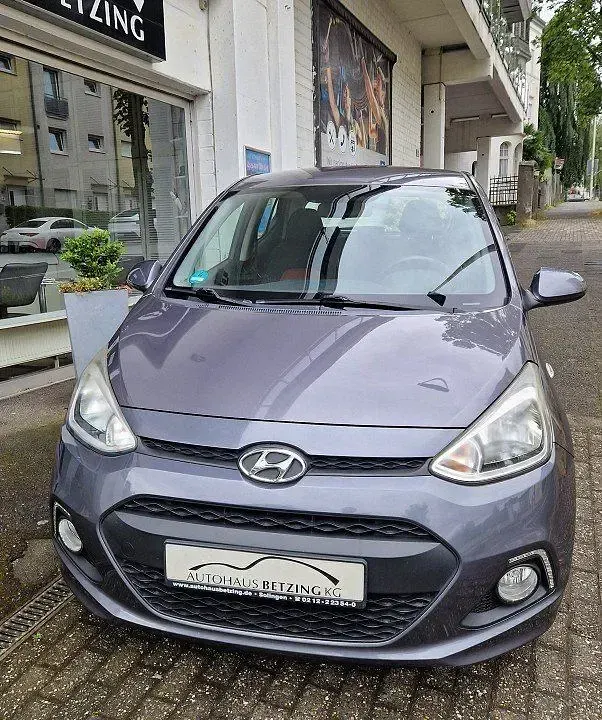 Gebraucht Hyundai i10 67 PS (49 kW) 2015 Grau Kleinwagen