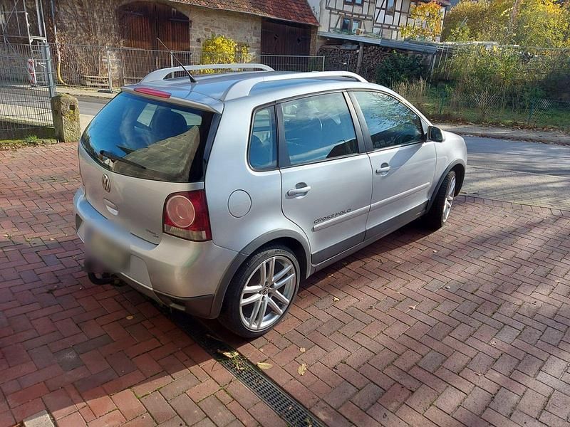 Silber Gebraucht 2007 VW Polo Cross Kleinwagen | 3.200 € (Fairer Preis) - Bild 1/4