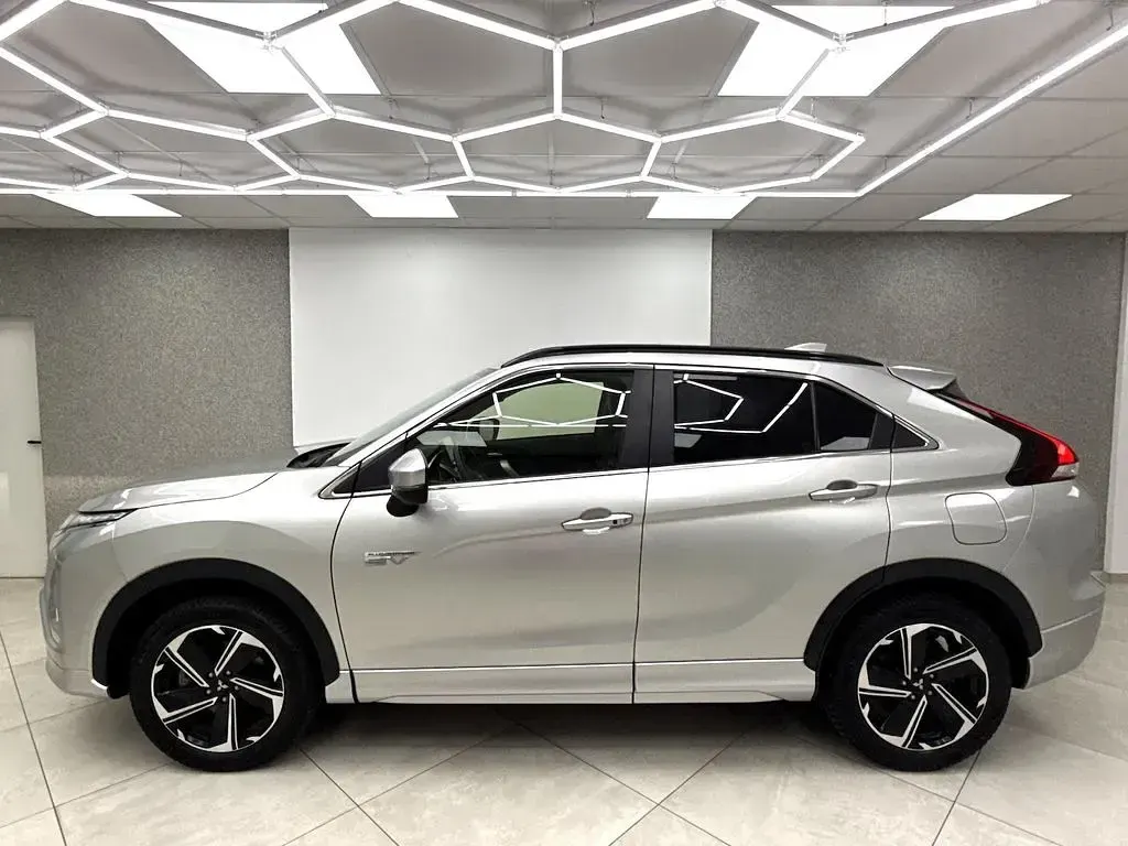 Gebraucht Mitsubishi Eclipse Cross Select 188 PS (138 kW) 2022 Sterlingsilber (metallic) SUV