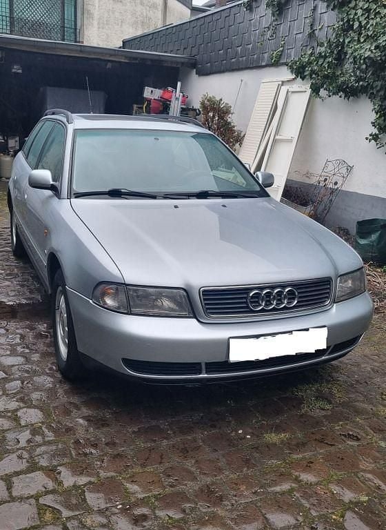 Silber Gebraucht 1997 Audi A4 Kombi | 1.300 € (Fairer Preis) - Bild 1/4