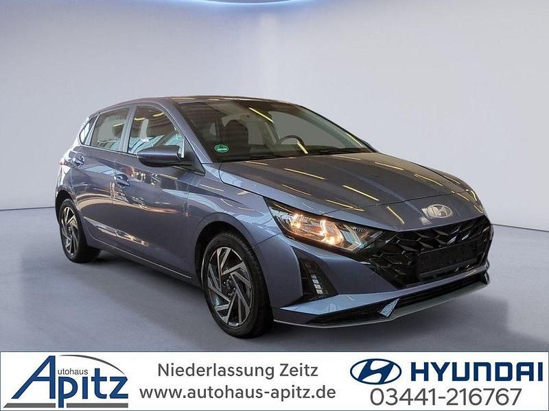 Gebraucht Hyundai i20 Trend 101 PS (74 kW) 2025 Blau Limousine