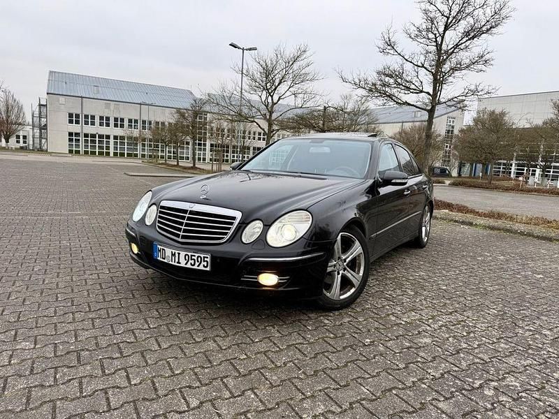 Gebraucht Mercedes E320 Avantgarde 224 PS (164 kW) 2006 Schwarz Limousine