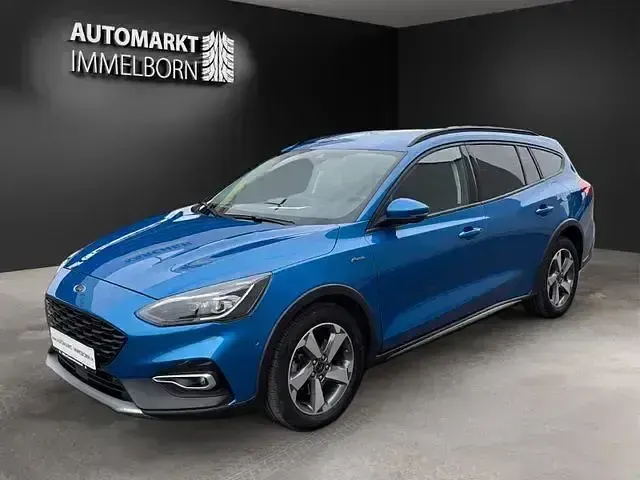 Usata Ford Focus Active 235 CV (172 kW) 2021 Blu Station wagon